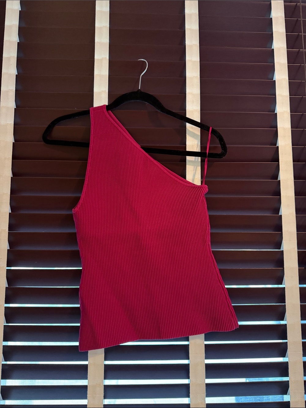 One-Shoulder Ribbed Tank Top - Red